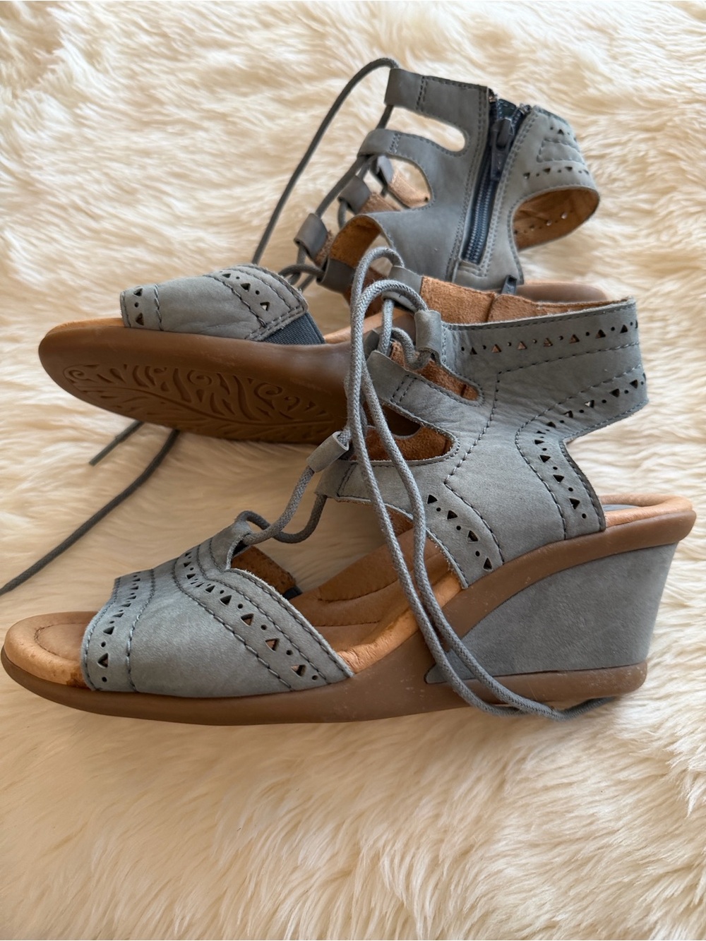Earth Daffodil Wedge Sandals in the Dusty Blue / Slate Gray colorway
